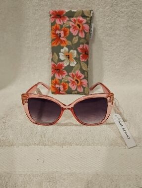 LANE BRYANT SUNGLASSES AND CASE